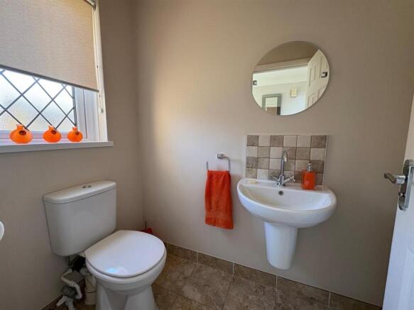 4 bed Detached for sale Image 12