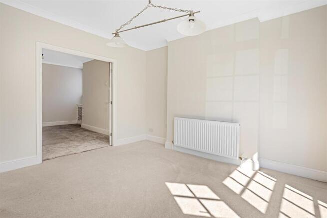 3 bed Semi-Detached for sale Image 8