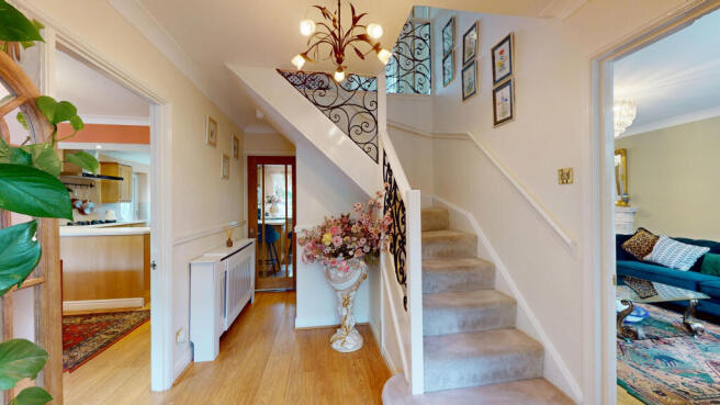 5 bed Detached for sale Image 6