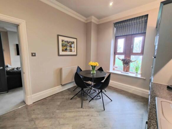 2 bed Apartment for sale Image 11