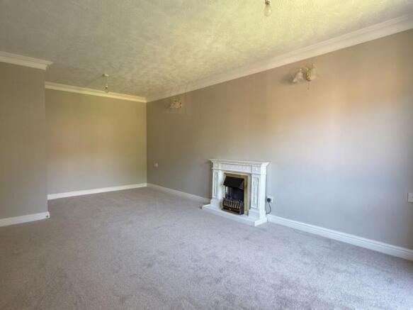 2 bed Flat for sale Image 9