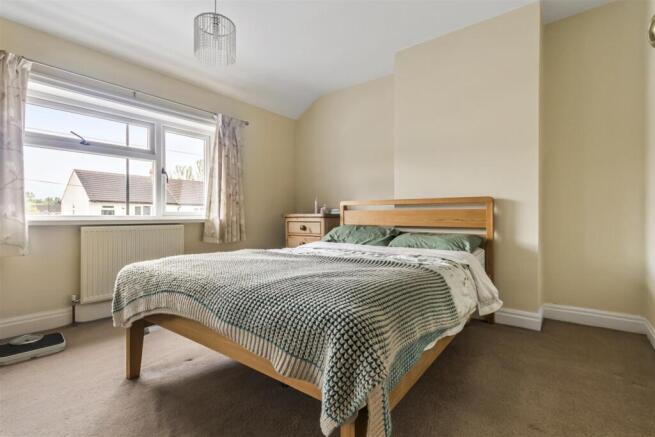 4 bed Semi-Detached for sale Image 12