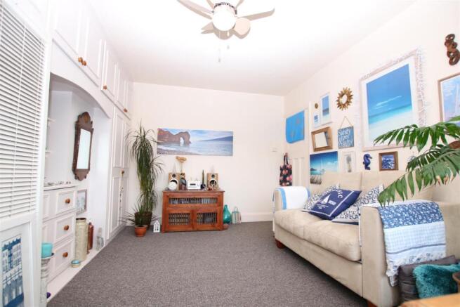 BEDROOM 1.JPG
