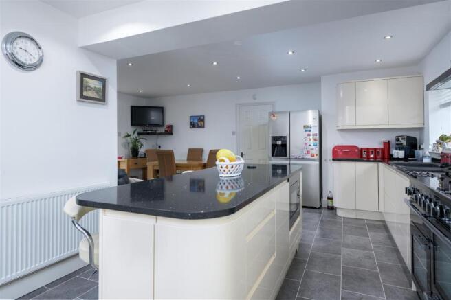 Fitted Kitchen