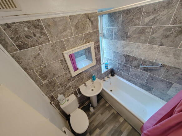 2 bed End of Terrace to rent Image 6