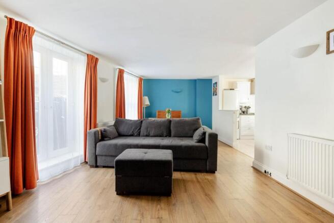 loungeretpouiched1.jpg