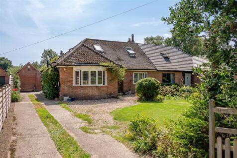 Moorlands Road, Skelton, York, YO30 1YX