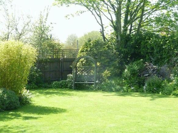 Photo 33