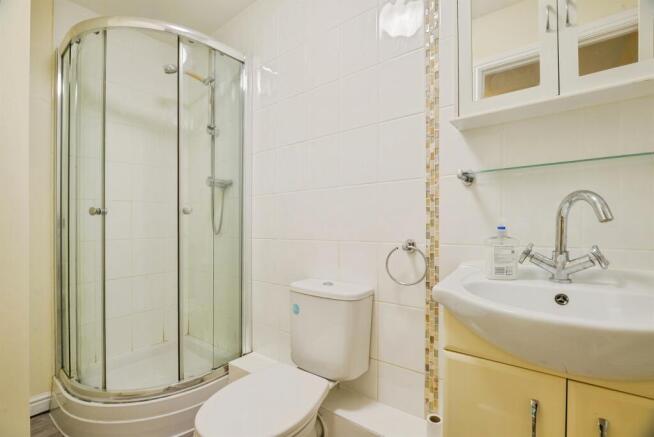 3 bed Terraced for sale Image 8