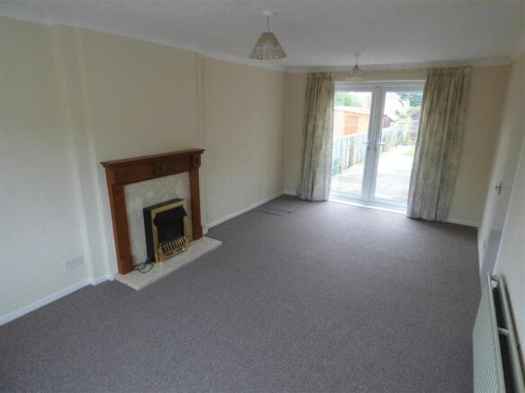 7 Meer Road Lounge new.JPG