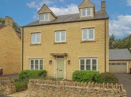 4, Britains Close, Chippenham SN15 4TU