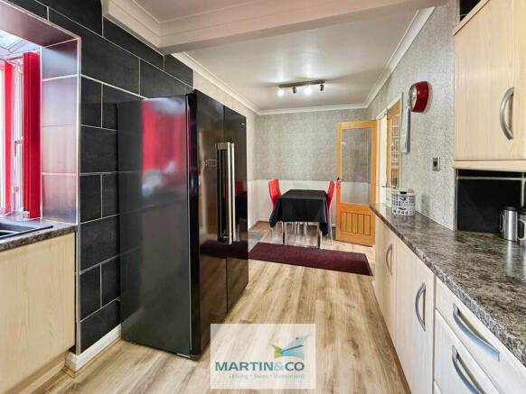 3 bed Semi-Detached for sale Image 8