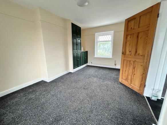 2 bed Semi-Detached to rent Image 4