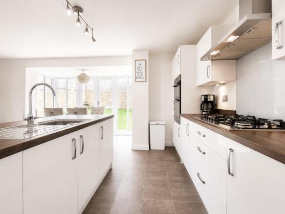 4 bed Detached to rent Image 7