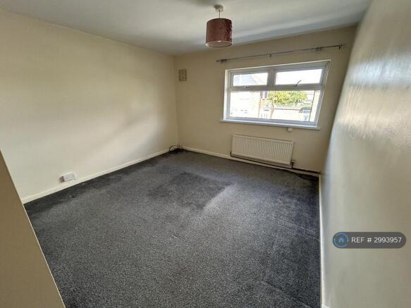 3 bed Terraced to rent Image 8