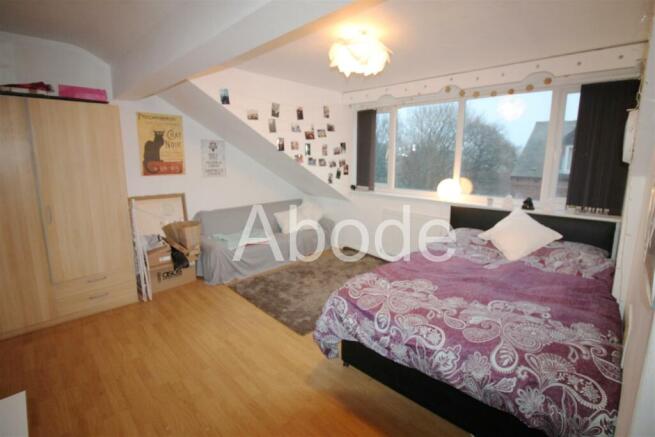 5 bed House to rent Image 5