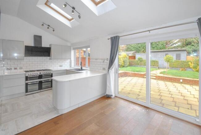 OPEN PLAN KITCHEN/DINING/FAMILY ROOM