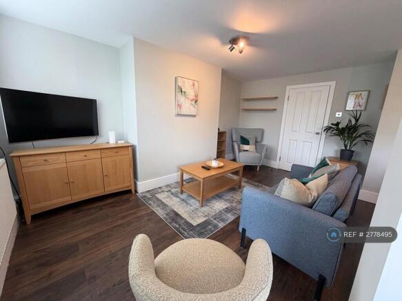 Lounge & Dining