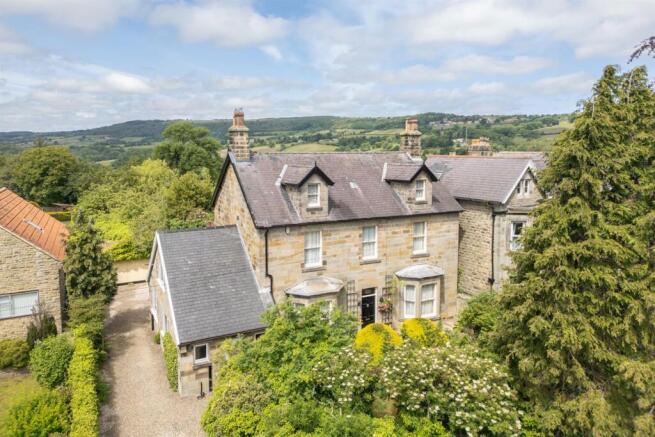 Holly Lodge