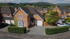 32, Oak Tree Drive, Rogerstone, Newport NP10 9JN