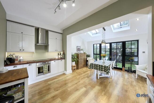 Kitchen/Dining Area