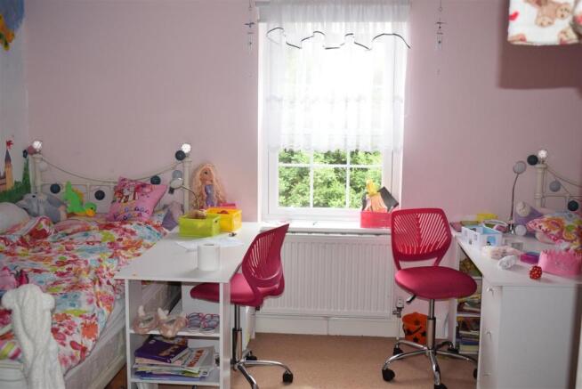 1 Chicheley Cott 1st Bedroom.jpg