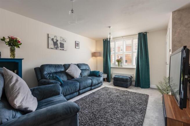 Rye Close 21 Sitting Room-1.jpg