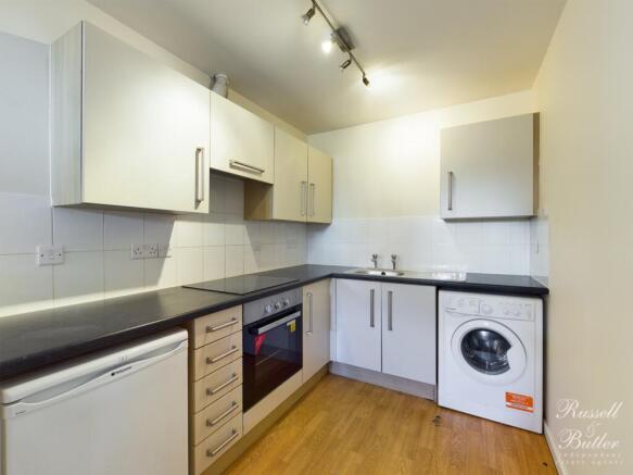 CAM00829P1-PR0086-STILL05