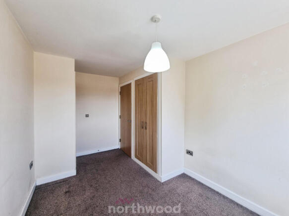 2 bed Flat to rent Image 12
