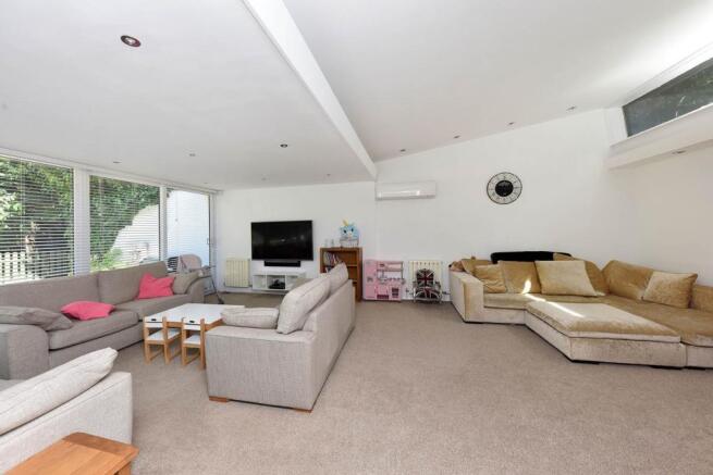 Lounge/Garden Room