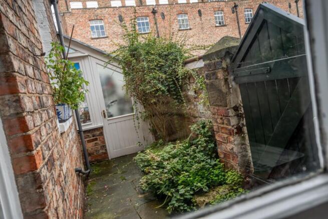 4 bed Terraced for sale Image 7