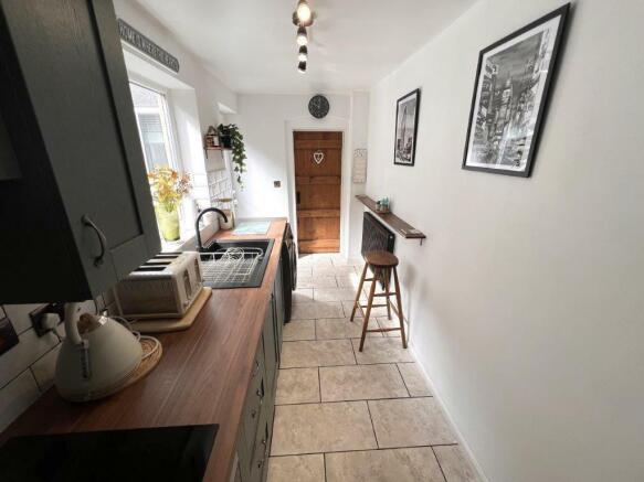 kitchen a.jpg