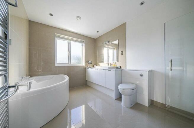 Master Ensuite
