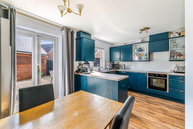Longridge Way, Weston Village - SO MUCH SPACE photo 2