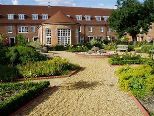 PHOTOGRAPH OF COMMUNAL COURTYARD