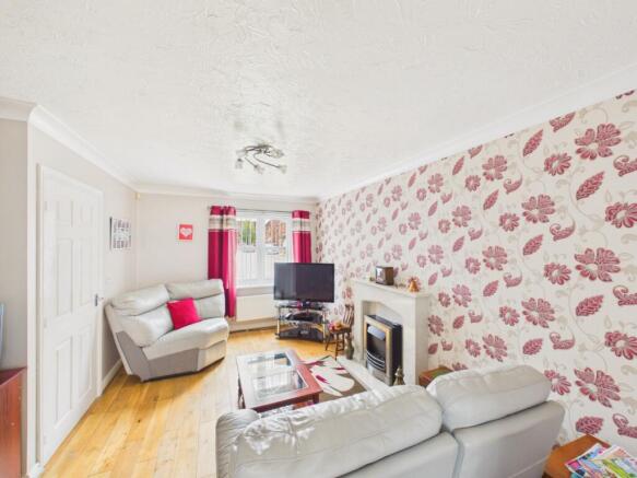 3 bed Semi-Detached for sale Image 6