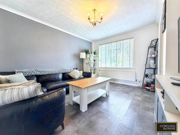 Pebmarsh Drive, Wickford photo 4