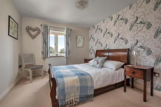 BEDROOM 5