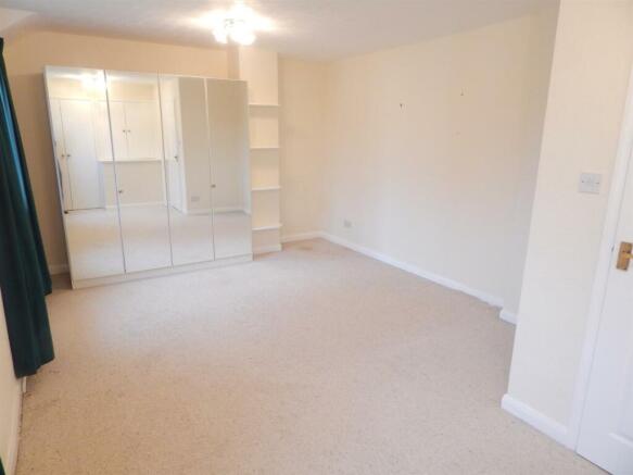 Bedroom 2/2