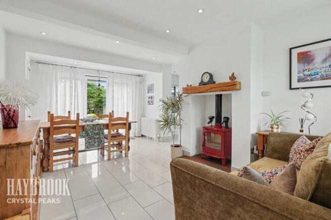 4 bed Detached for sale Image 8