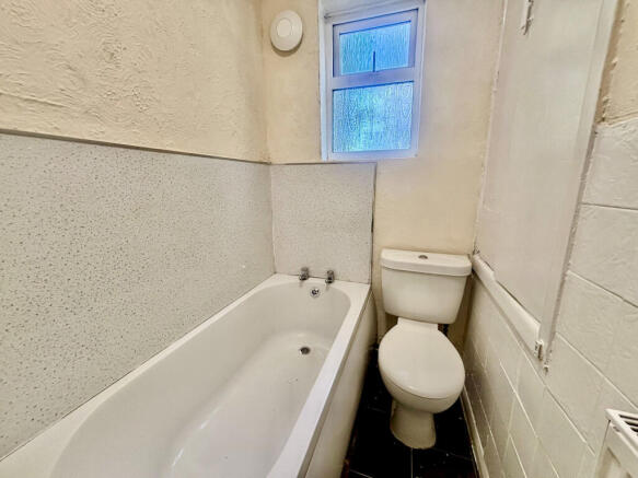 2 bed Terraced to rent Image 9