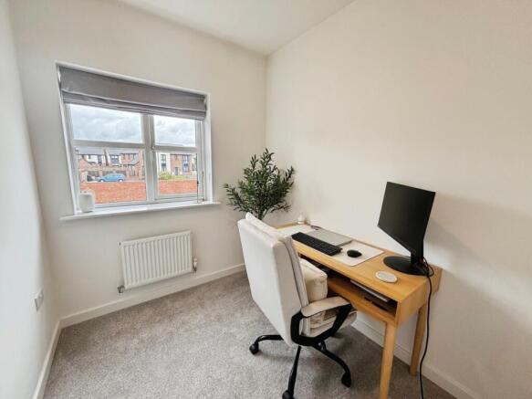 3 bed House to rent Image 10