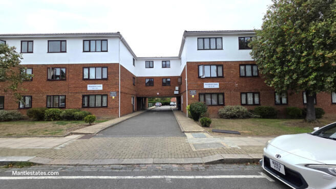 Studio flat for sale Leicester Road, Barnet EN5 5