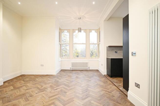 2 bed Apartment for sale Image 5