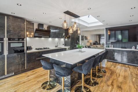Langley Park Road, Iver, SL0