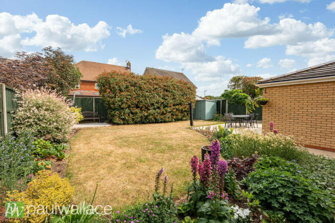 Hickman Close, Broxbourne | Over 2,000 Sq Ft, Home Office & Stunning Open-Plan Living photo 4