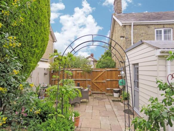 Side Patio A.JPG
