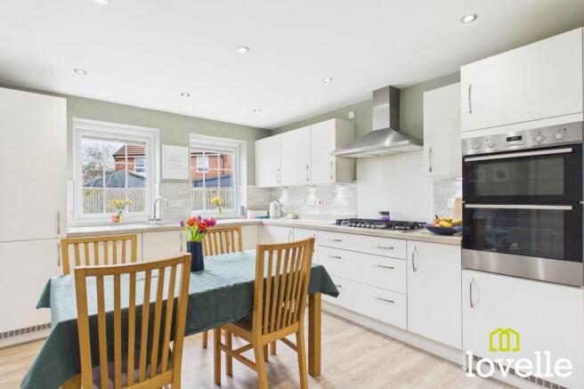 4 bed Detached for sale Image 6