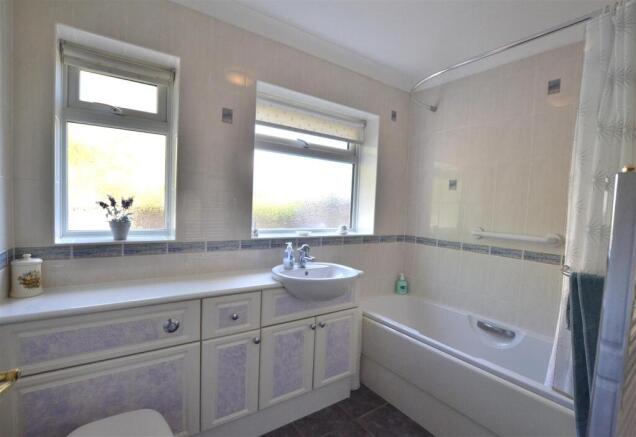 Family Bathroom.JPG