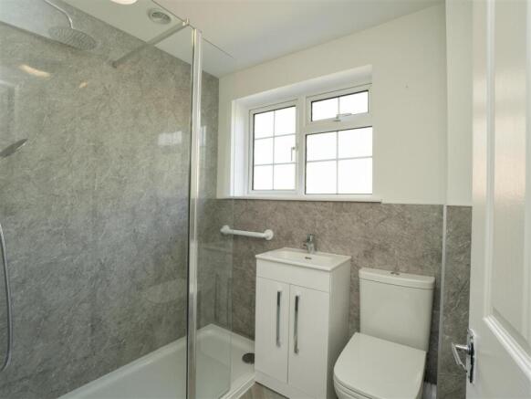 2 bed Semi-Detached Bungalow for sale Image 11